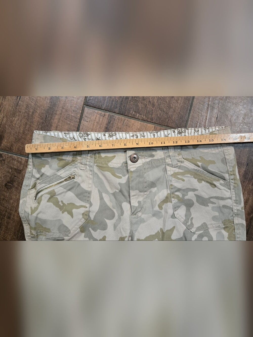 Women's Camo Capri Pants - Picture 4 of 6